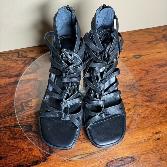 Steve Madden Cherri30 strappy Sandal - black leather - size 7.5 - Picture 8 of 15